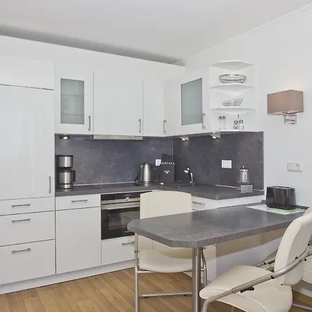 Mit Meerblick Und Balkon, Gratis Nutzung Vom Ahoi Erlebnisbad Und Sauna In Sellin - Meeresblick 14 * Goehren (Ruegen)
