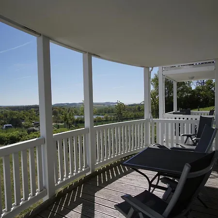 mit Meerblick und Balkon, gratis Nutzung vom AHOI Erlebnisbad und Sauna in Sellin - Meeresblick FeWo 14 Apartment *